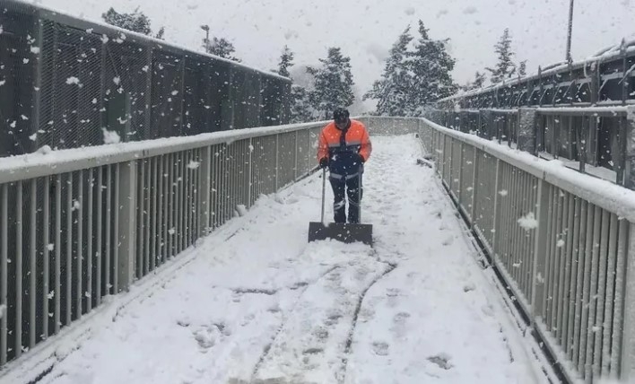 İstanbul'da Karla Mücadele: Toplu Ulaşım ve Trafikte Yoğun Önlemler