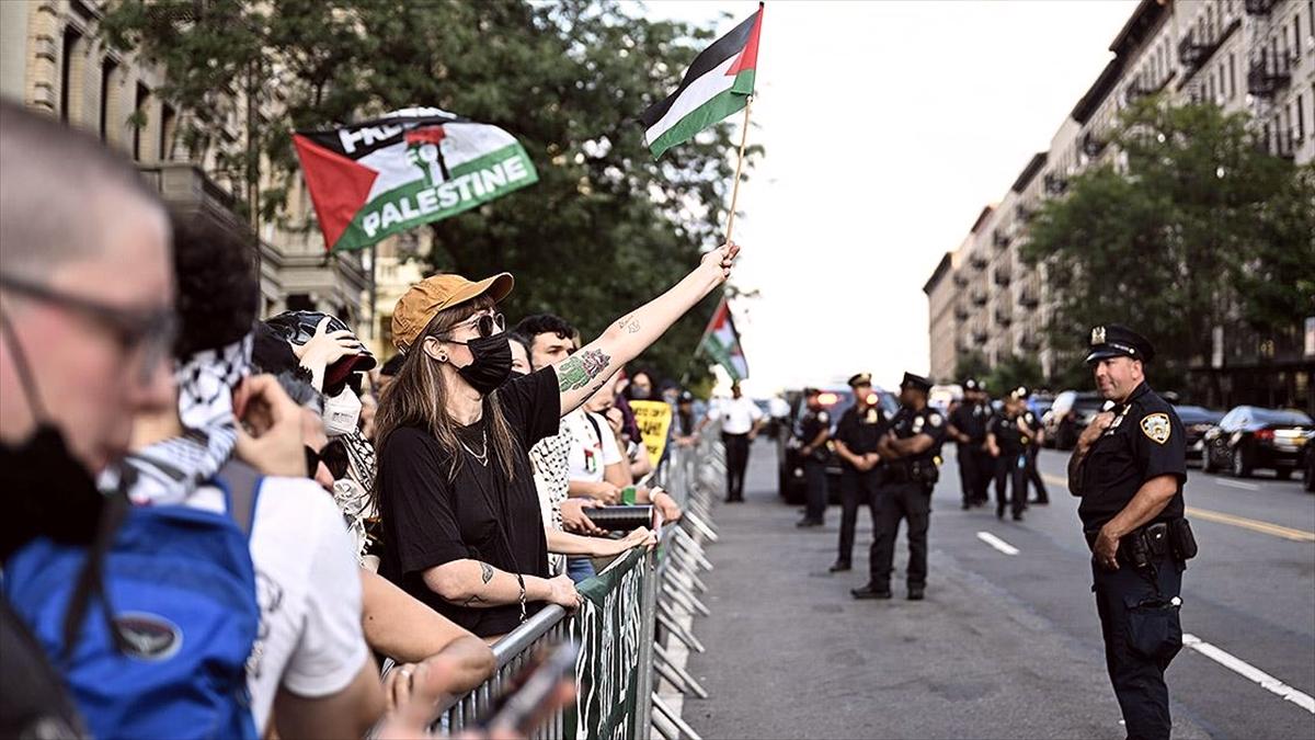 ABD'de Demokrat Parti Kongresi, Filistin destekçisi gösteriler eşliğinde Chicago'da başladı