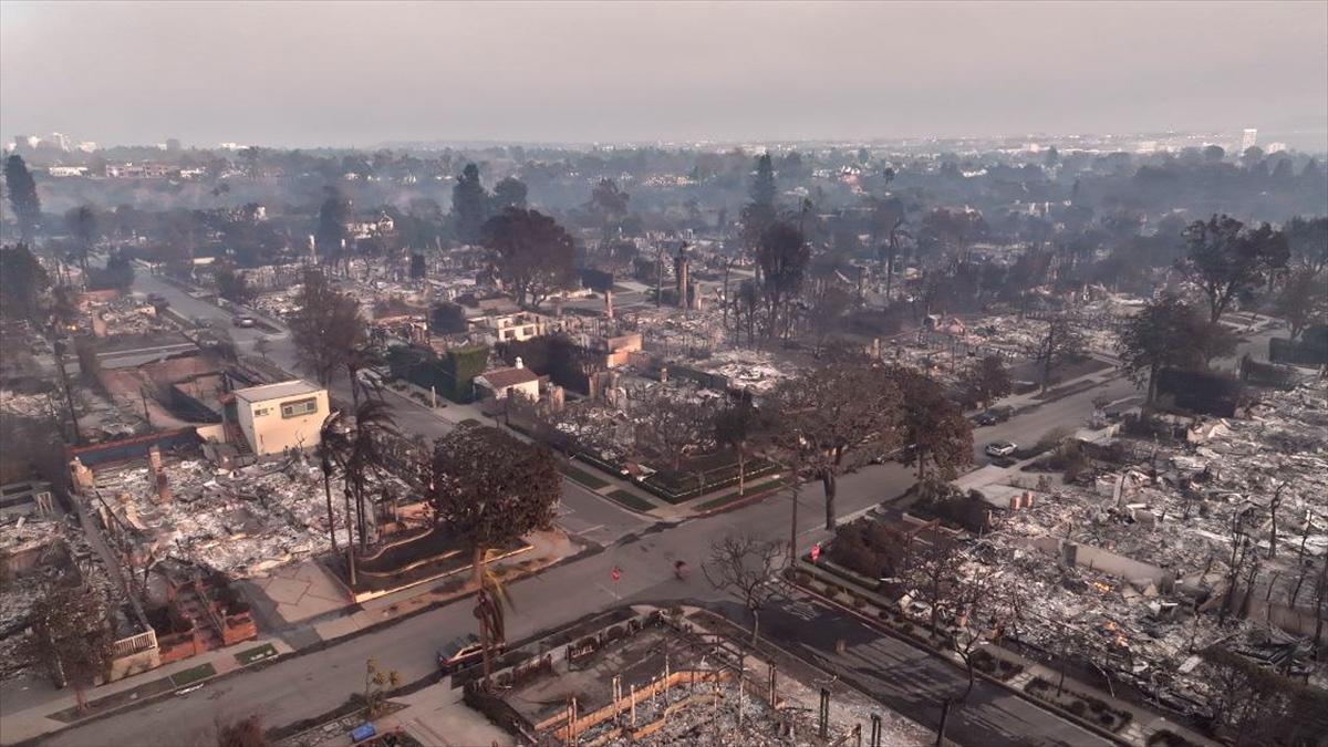 ABD'de sigorta şirketleri, California yangınlarından mağdur olan insanları yüzüstü bırakıyor