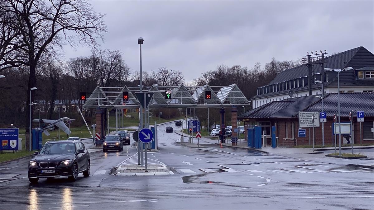 Almanya'da Köln-Wahn Askeri Hava Üssü sabotaj şüphesiyle bir süre kapatıldı