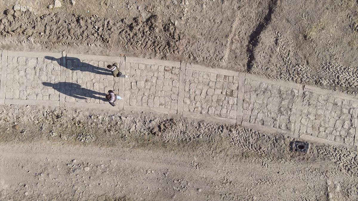 Ani'de tarihi rotalara ulaşım yeni yürüyüş yollarıyla daha rahat olacak