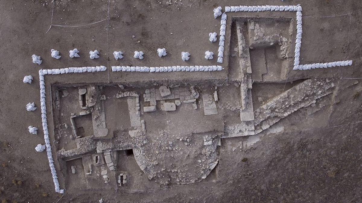 Antik höyükteki 