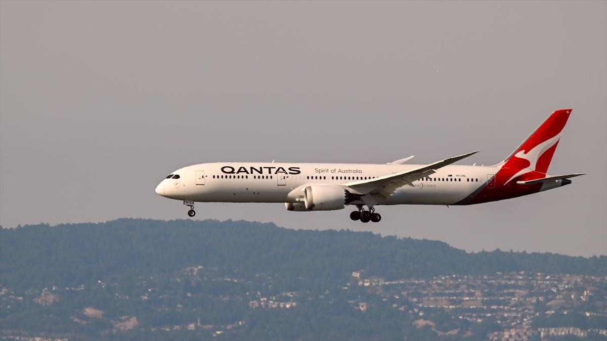 Avustralya'da iptal edilen uçuşların biletlerini satan Qantas'a 100 milyon dolar para cezası