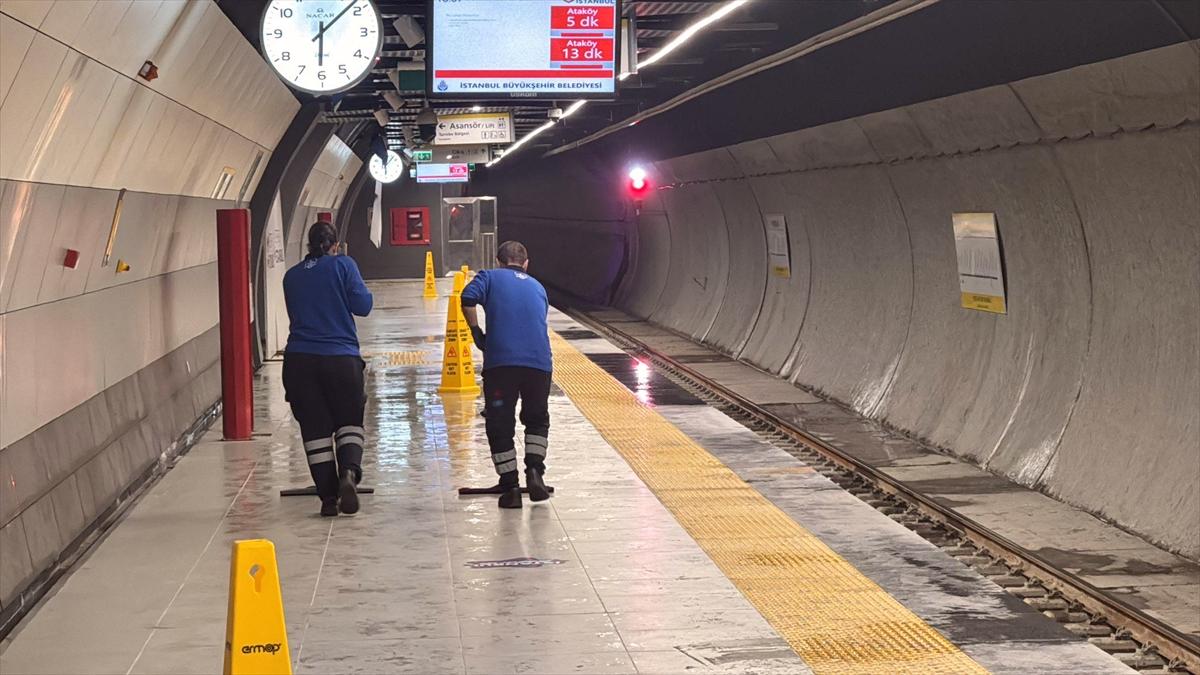 Bahçelievler'de metro istasyonunu su bastı