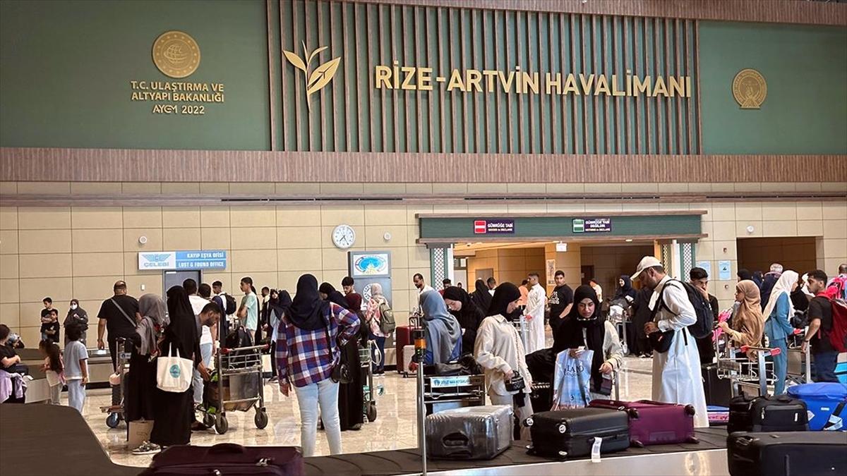 Bahreyn'den Rize-Artvin Havalimanı'na charter seferler başladı