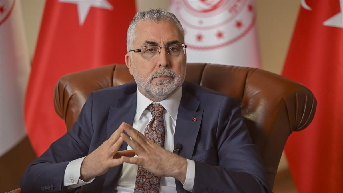 Bakan Işıkhan: 1 Mayıs'ta tüm paydaşlarımızla daha fazla dayanışma içinde olmaya devam edeceğiz