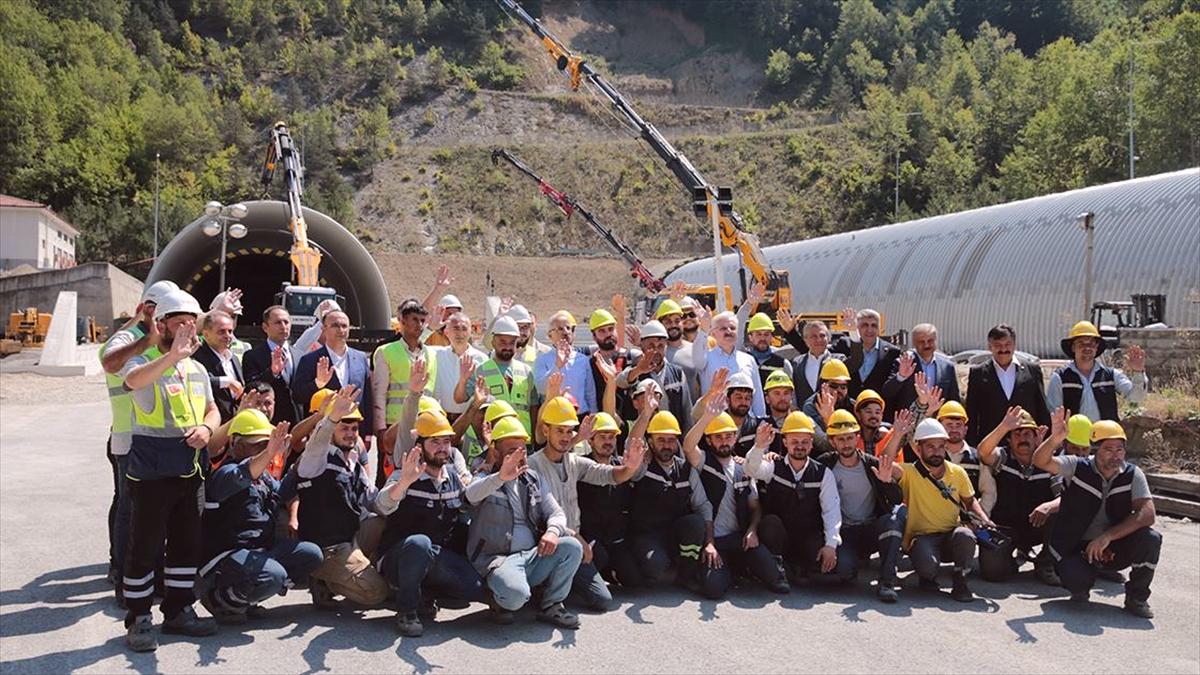 Bakan Uraloğlu: Bolu Dağı Tüneli geçişinde süren çalışmaları 19 Eylül'de tamamlamayı hedefliyoruz