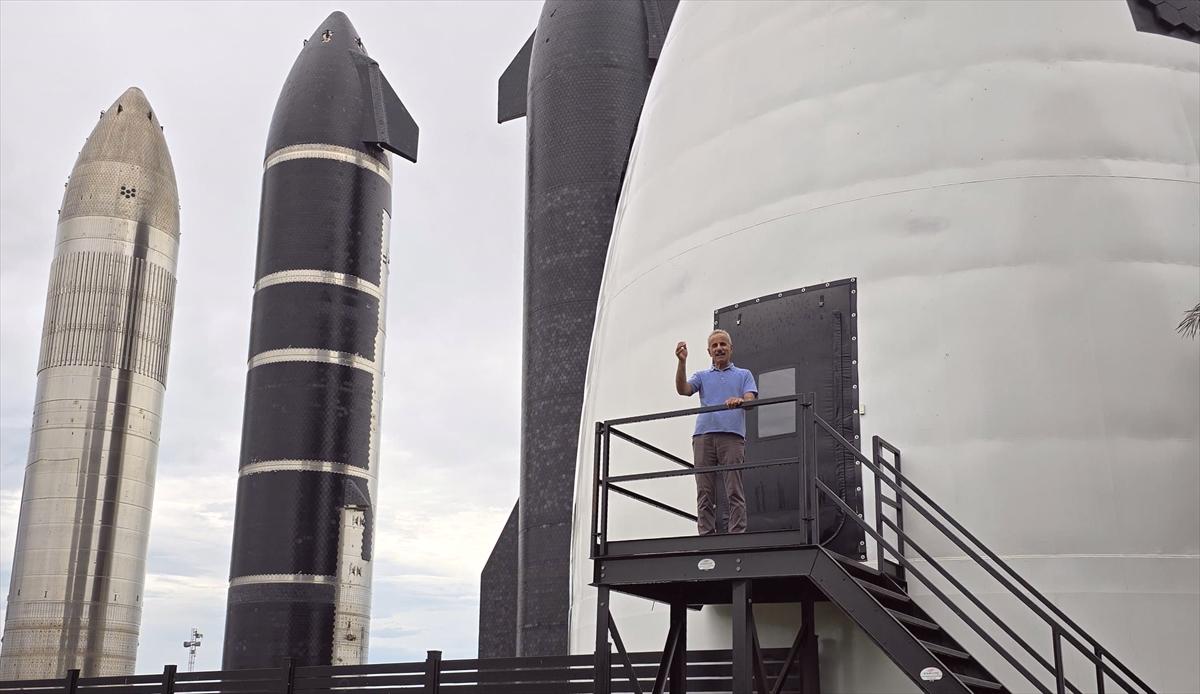 Bakan Uraloğlu, SpaceX'in Texas'taki üretim ve fırlatma tesisini inceledi