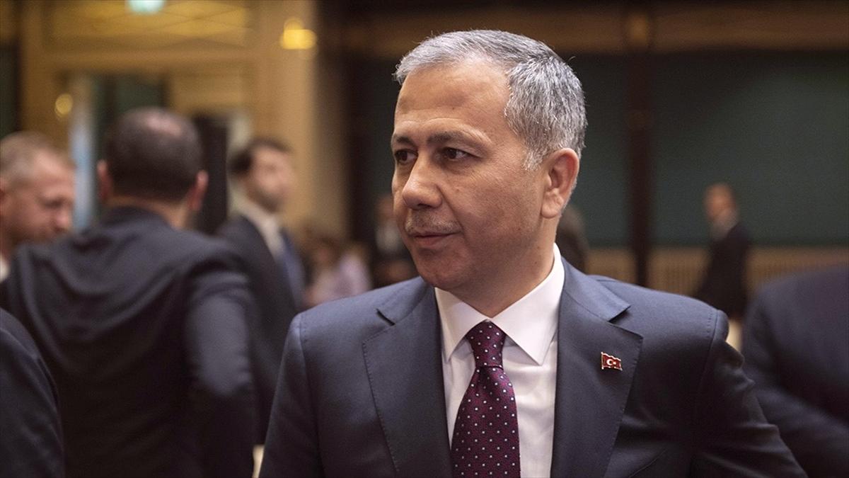 Bakan Yerlikaya: Büyük ve güçlü Türkiye ideali, öğretmenlerimizin emekleriyle sağlam temeller üzerinde yükseliyor