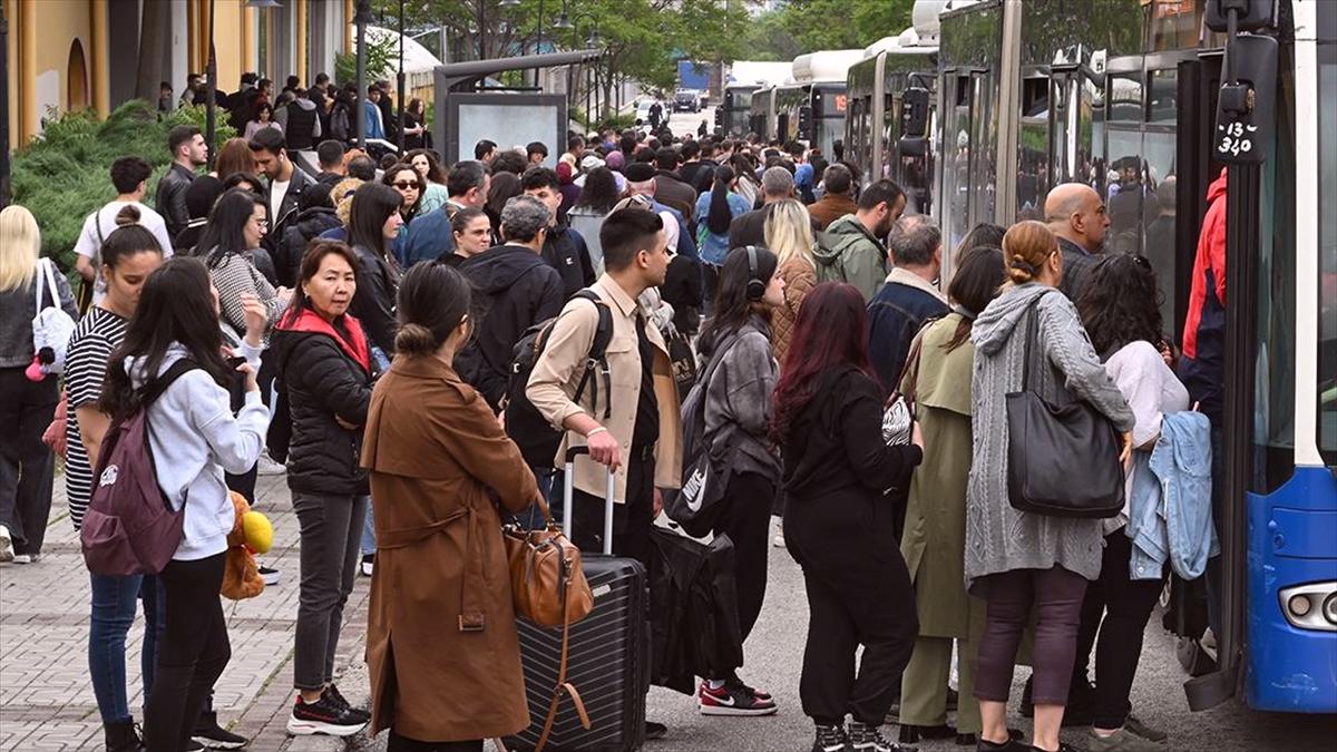 Başkentte kuvvetli yağış nedeniyle metro seferlerinde aksama yaşandı