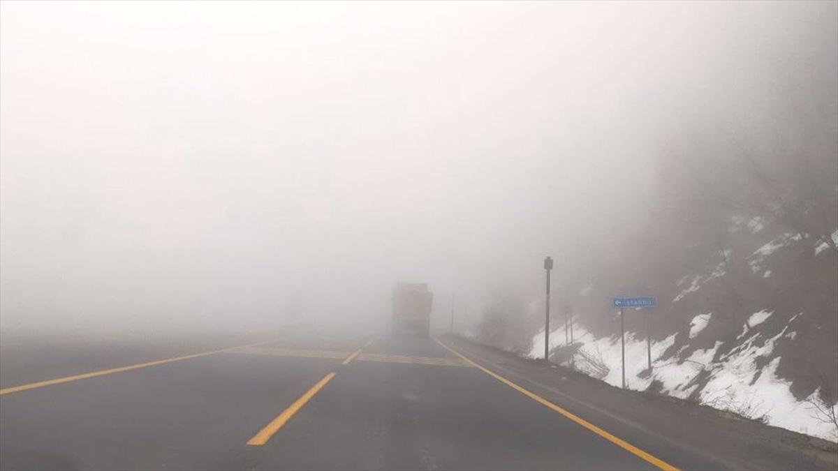 Bolu Dağı'nda sis nedeniyle görüş mesafesi düştü