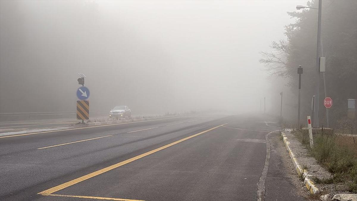 Bolu, Düzce ve Bartın'da sis görüş mesafesini düşürdü