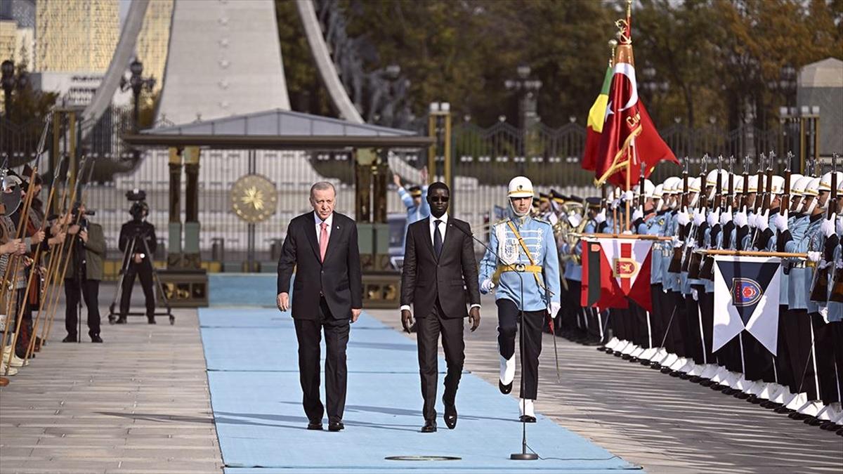 Cumhurbaşkanı Erdoğan, Senegal Cumhurbaşkanı Fay'ı resmi törenle karşıladı