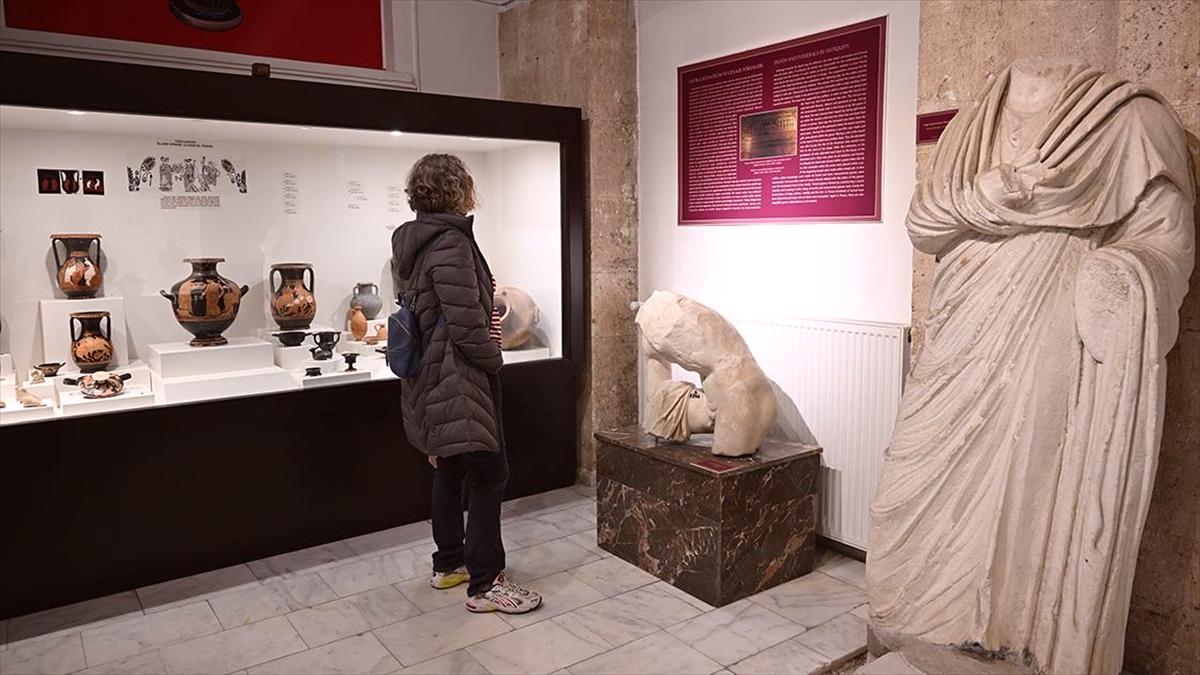 Edirne Arkeoloji ve Etnografya Müzesi zengin koleksiyonuyla tarihi yolculuk sunuyor