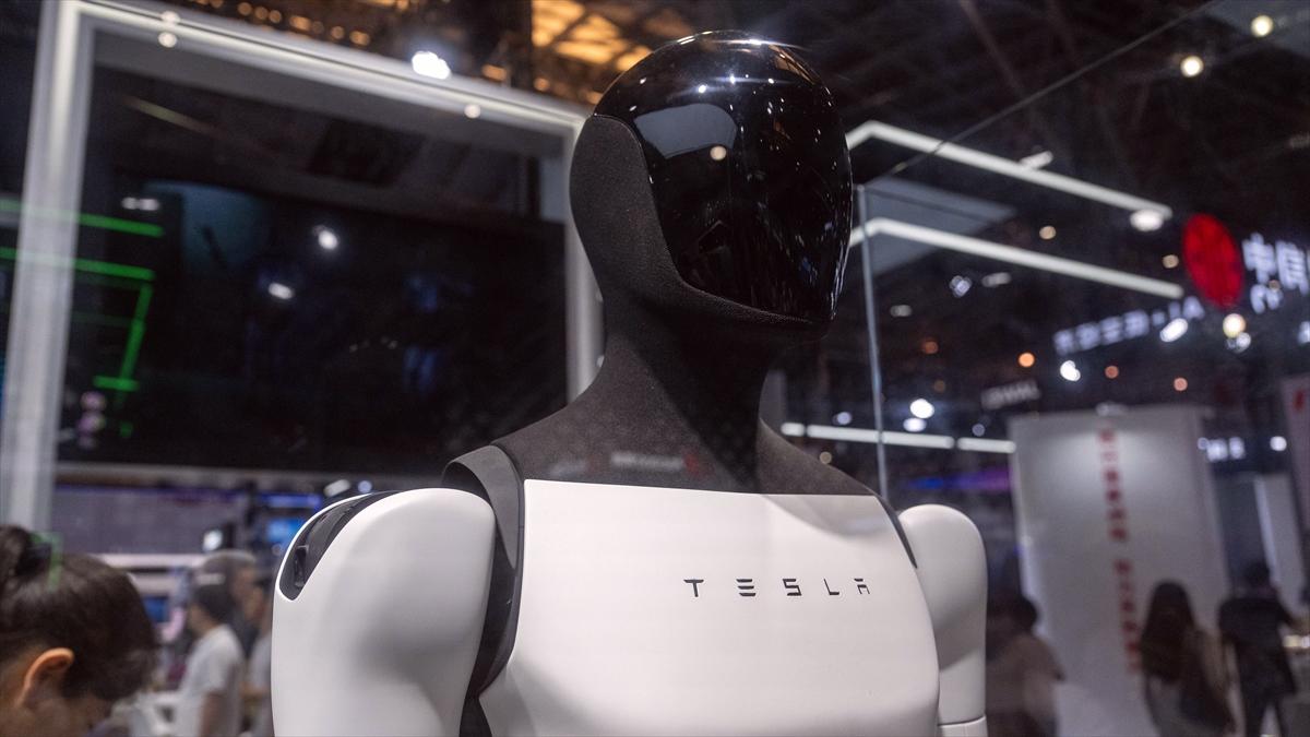 Elon Musk'un Tesla İnsansı Robotları Hakkındaki Açıklamaları