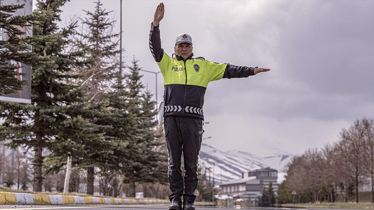 Erzurum polisi bayramda 