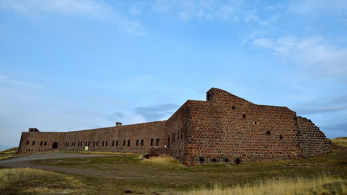 Erzurum'un asırlık tabyalarından 