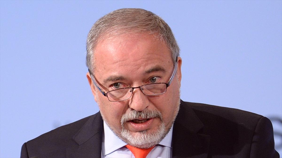 Eski İsrail Savunma Bakanı Liberman'dan Netanyahu'ya istifa çağrısı