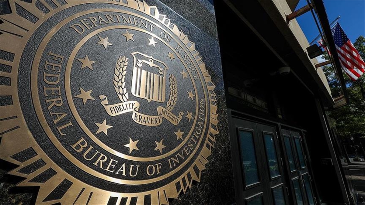 FBI, milyarder Epstein'ın fuhuş ağına engel olmamakla suçlanıyor