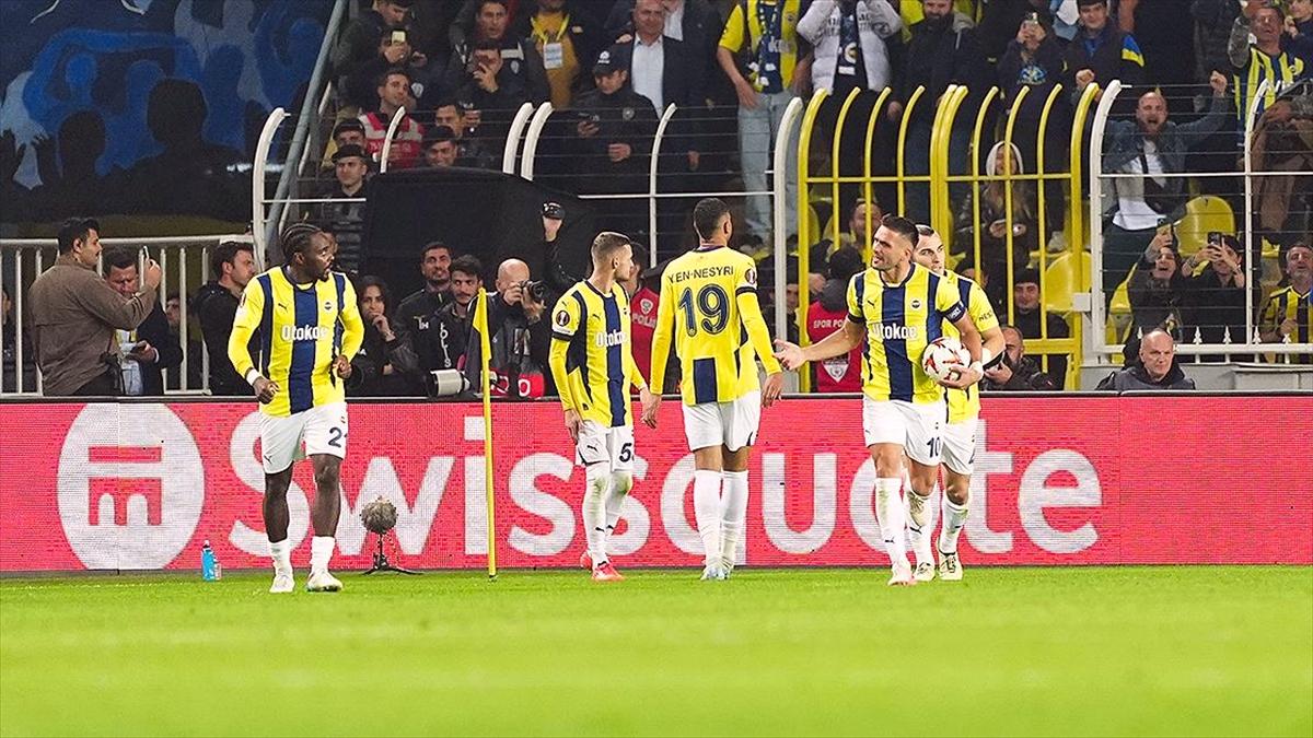 Fenerbahçe, Manchester United ile 1-1 berabere kaldı