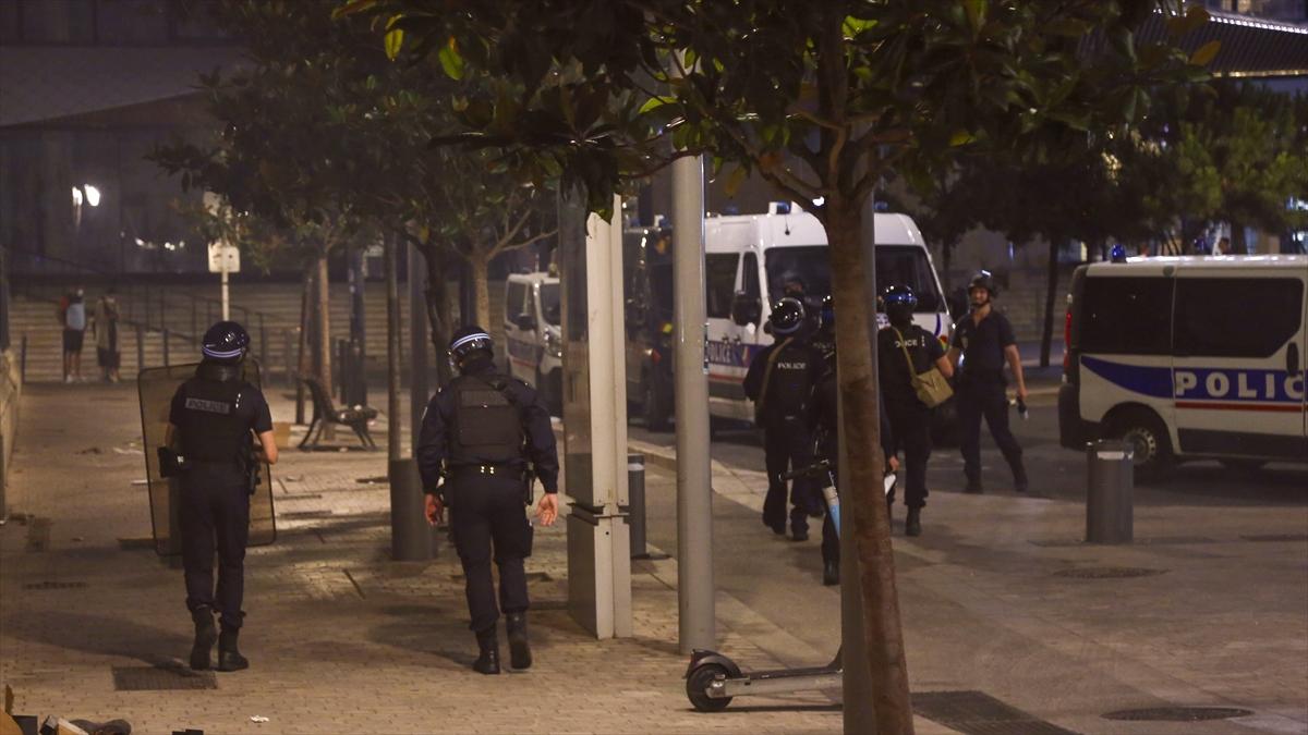 Fransa'nın kuzeyinde aralarında göçmenlerin de bulunduğu 5 kişi öldürüldü