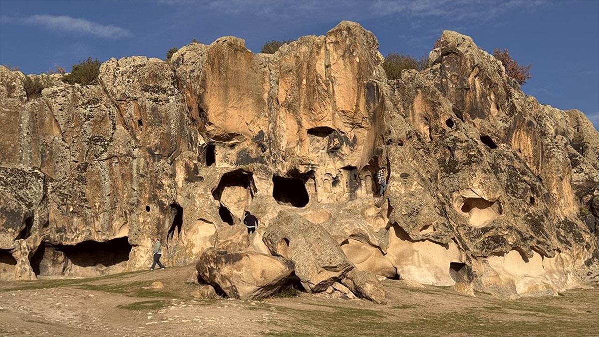 Frigya'da yıl boyunca turizm hareketliliği yaşanıyor