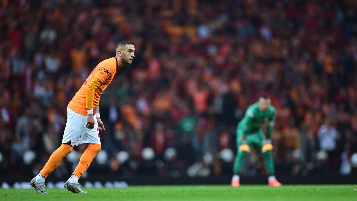 Galatasaray, Hakim Ziyech'i kadrosunda tuttu