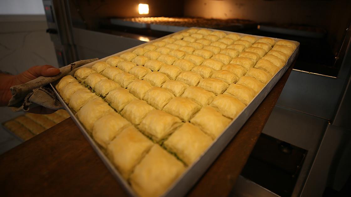 Gastronomi şehrinin liseli baklava üreticileri okula 1 yılda 4 milyon lira gelir sağladı