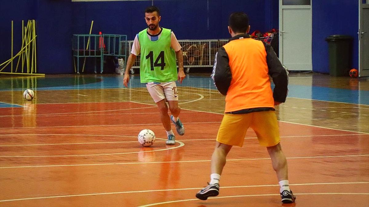 Görme engelli sağlık memurunun hedefi futsalda dünya şampiyonluğu