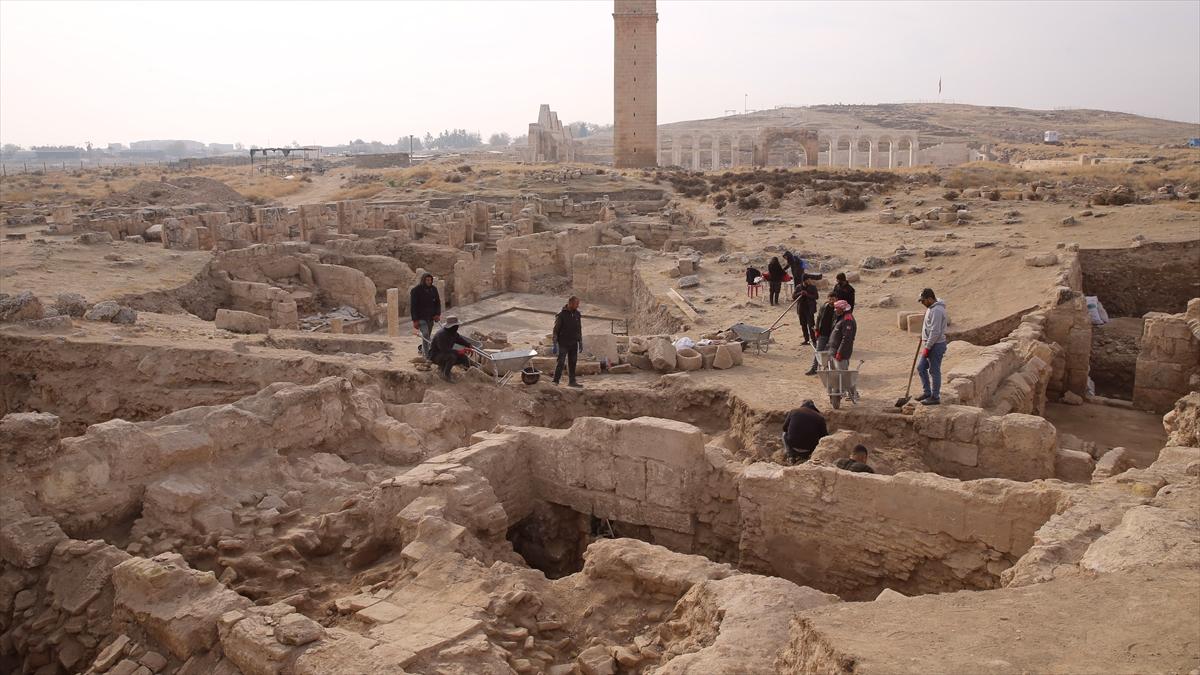 Harran'da 11. yüzyıla ait medresenin derslik bölümü gün yüzüne çıkarıldı