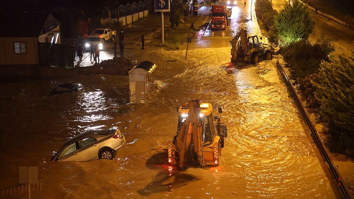 Hatay'da sağanak hayatı olumsuz etkiledi