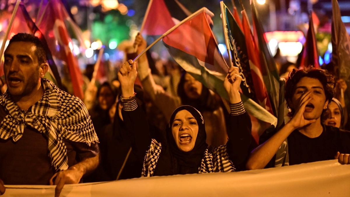 Heniyye suikastı İstanbul'da düzenlenen yürüyüşle protesto edildi