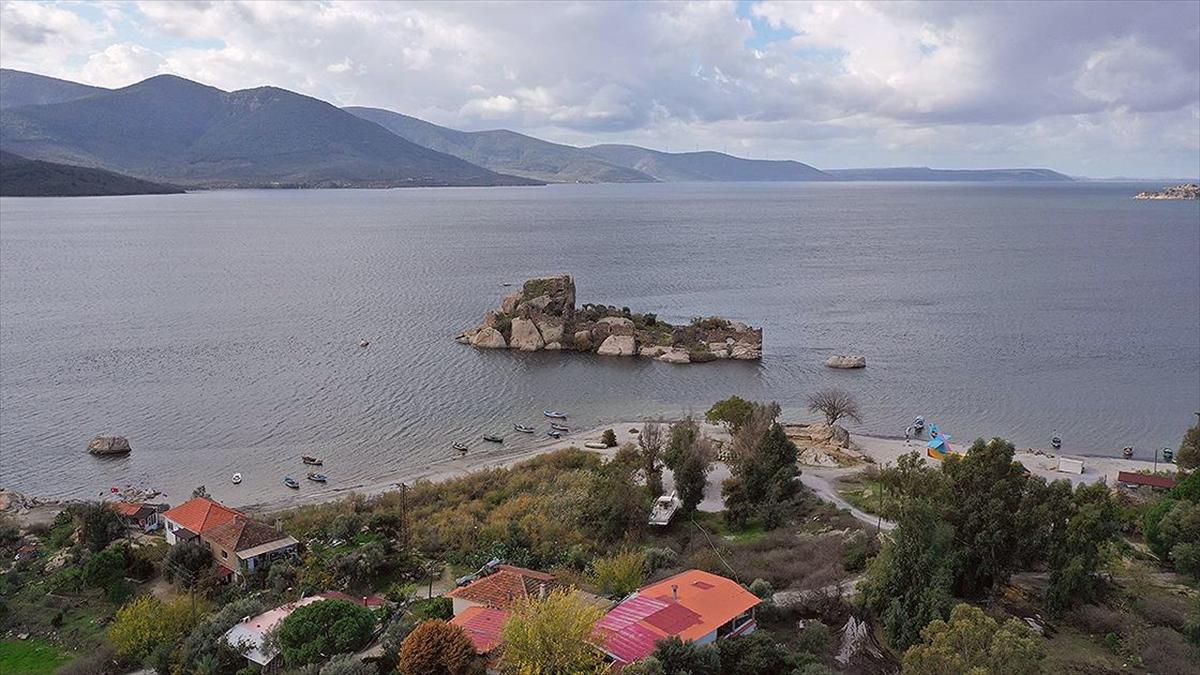 Herakleia Antik Kenti'ndeki kazılarda çıkarılan bazı eserlerde pati izlerine rastlandı