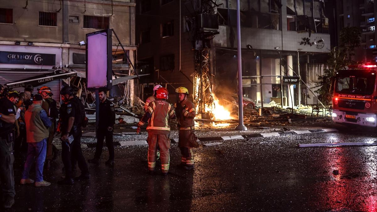 Husiler: İsrail'in Yafa kentinde askeri bir hedefi, süpersonik füzeyle vurduk