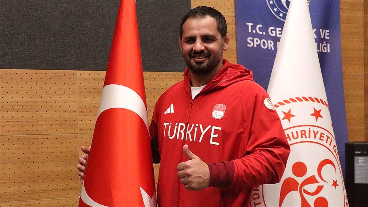 İbrahim Bölükbaşı, güreş ile başladığı spor hayatını judoda altın ile taçlandırdı