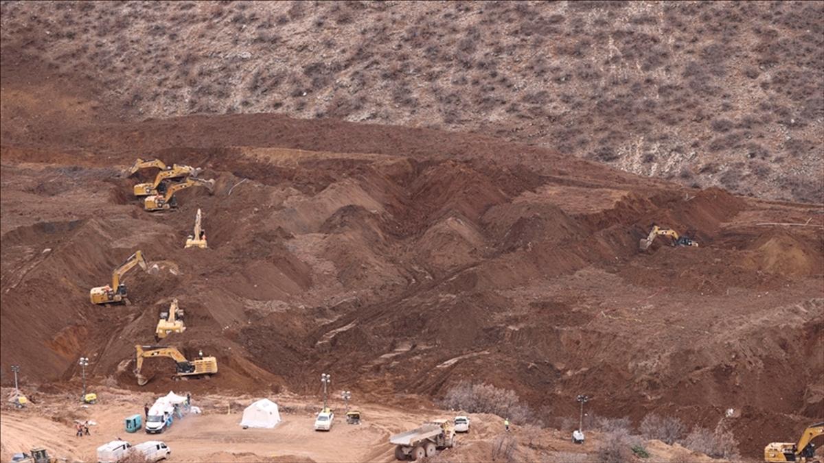 İliç'te maden ocağında toprak altında kalan bir işçinin daha naaşına ulaşıldı