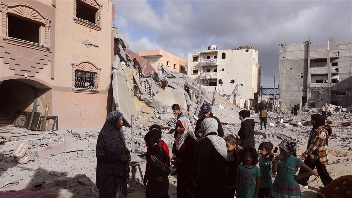 İsrail ordusunun Gazze'nin güneyindeki bazı mahalleleri boşalttığı duyuruldu