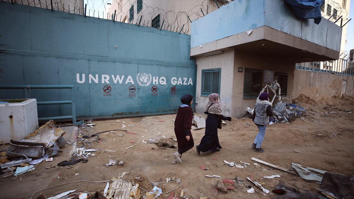 İsrail'in hedefindeki UNRWA, faaliyetlerinin ciddi tehdit altında olduğu uyarısında bulundu