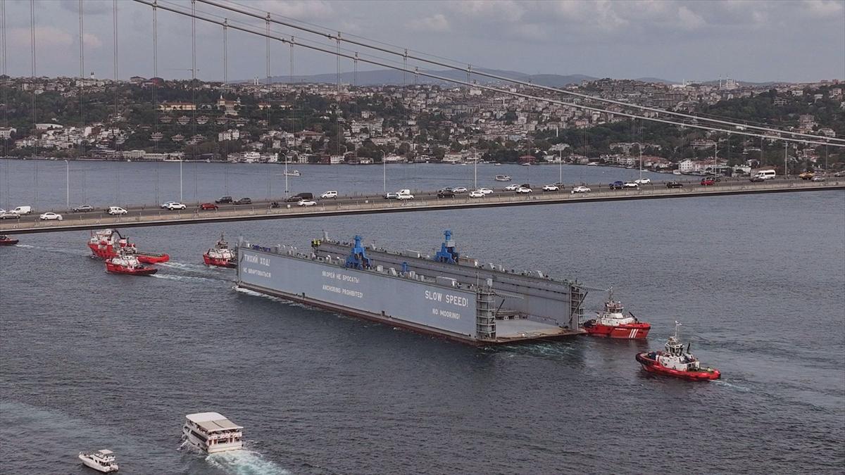 İstanbul Boğazı'nda gemi trafiği çift yönlü askıya alındı