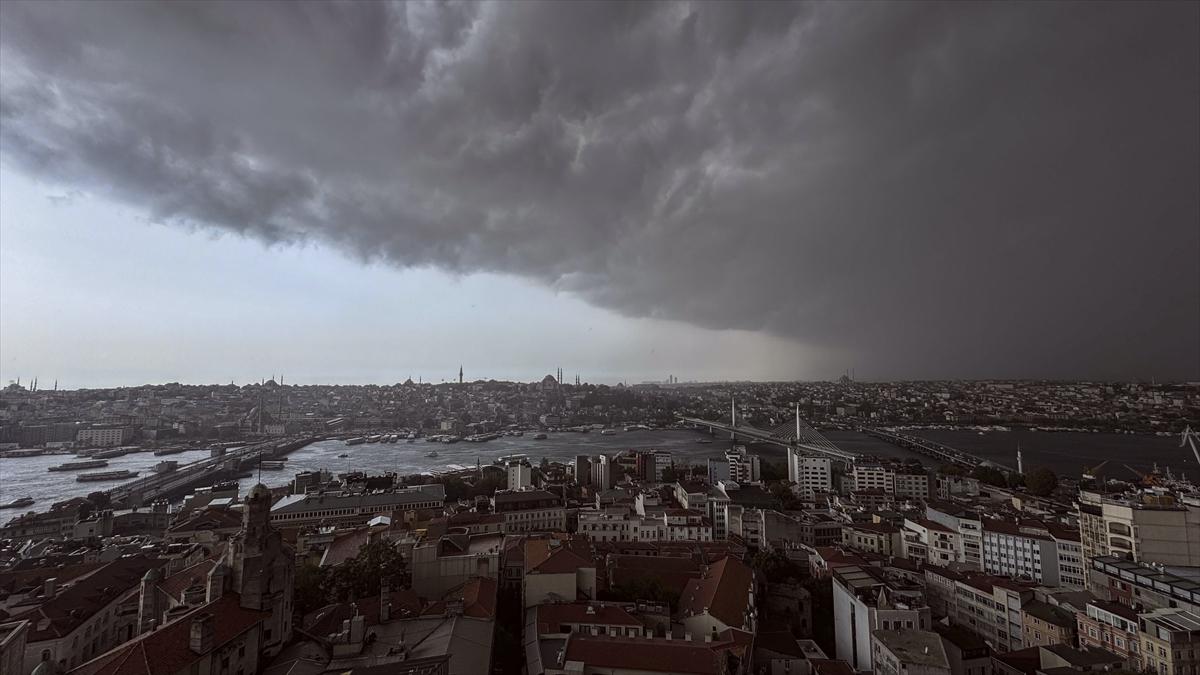 İstanbul için fırtına ve sağanak uyarısı