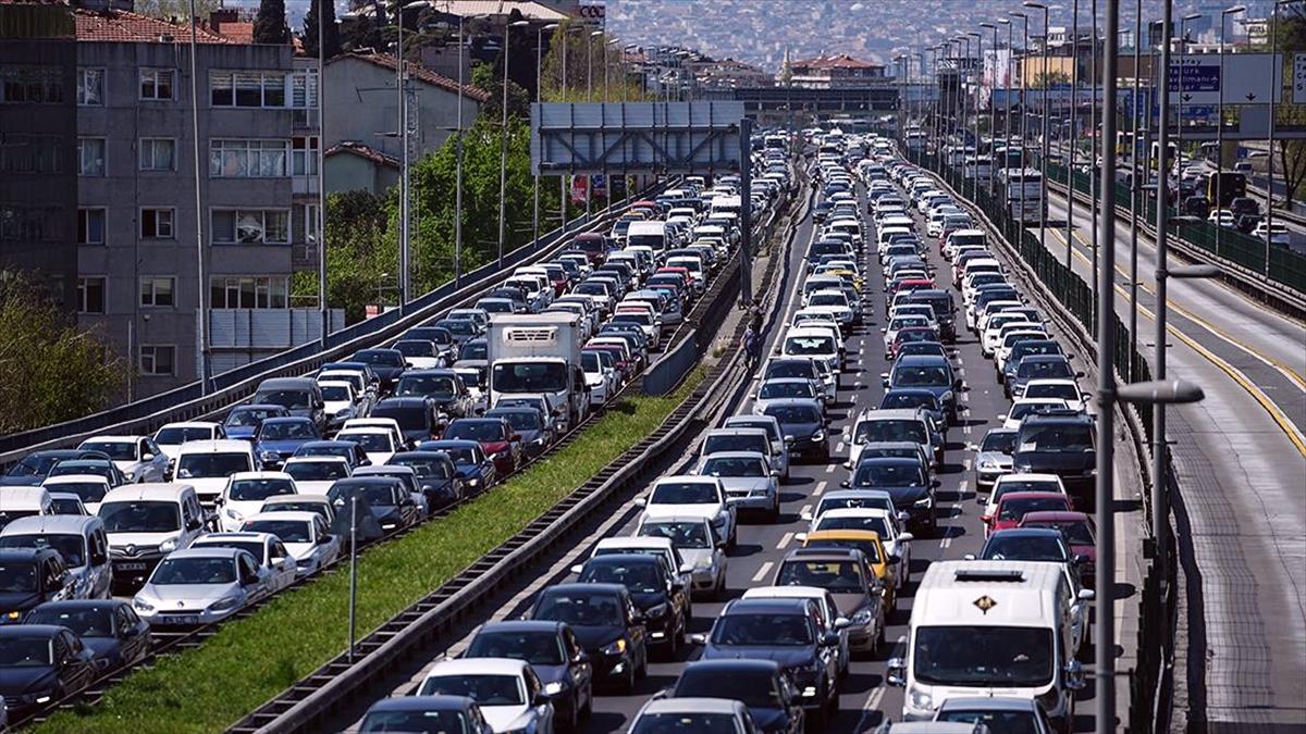 İstanbul trafiğinde bayram tatili yoğunluğu