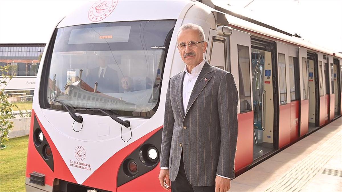 İstanbul'da Bakanlığın bu yıl hizmete açtığı metroları 900 binden fazla kişi kullandı