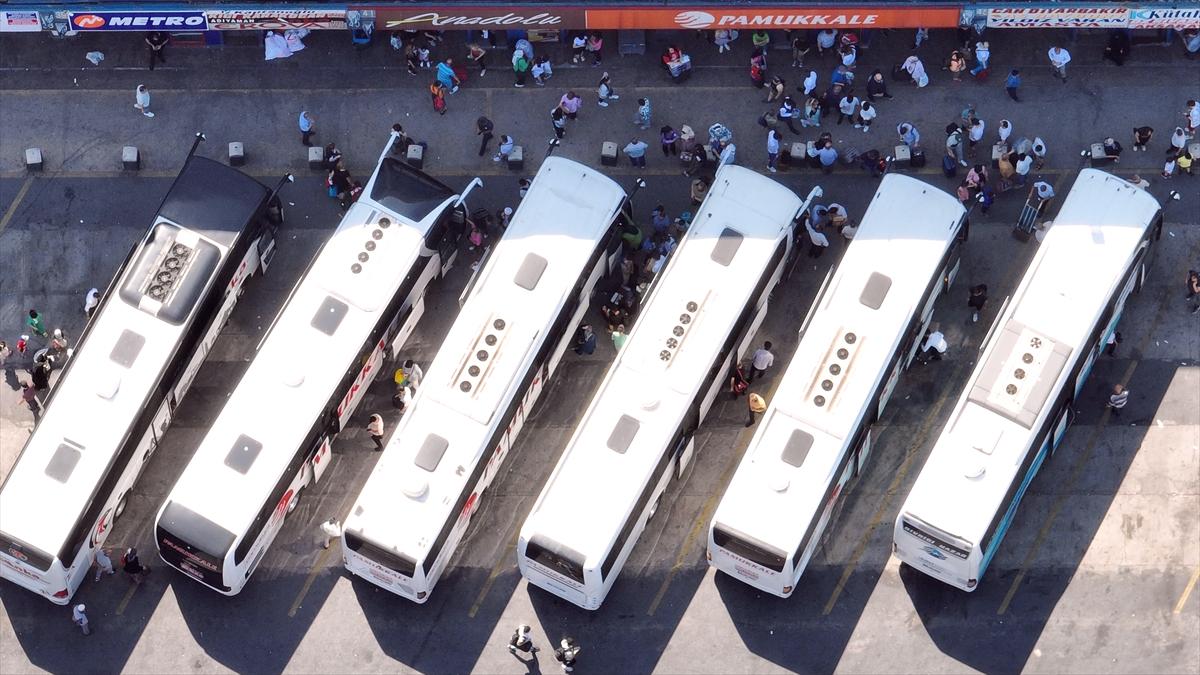 İstanbul'da Ramazan Bayramı öncesinde otobüs biletleri tükendi, ek seferler konuldu