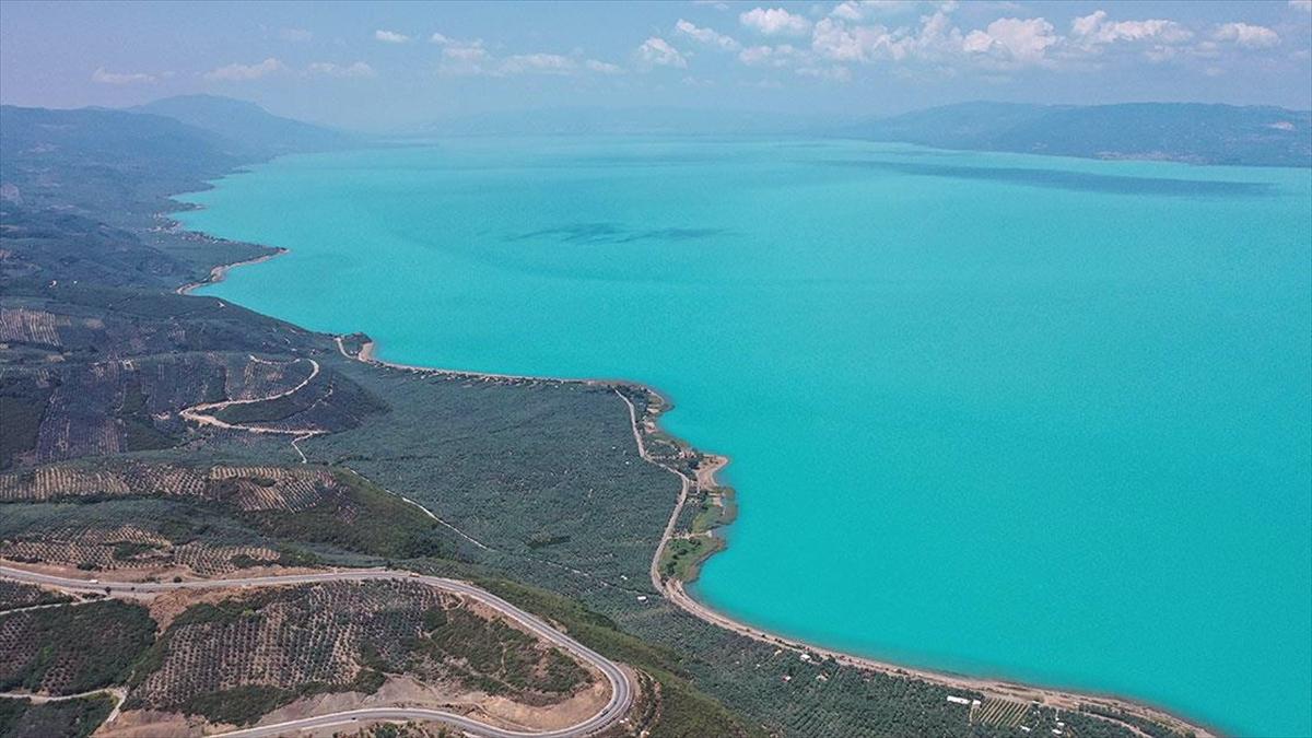 İznik Gölü'nde Turkuaz Rengi: Doğa Harikası