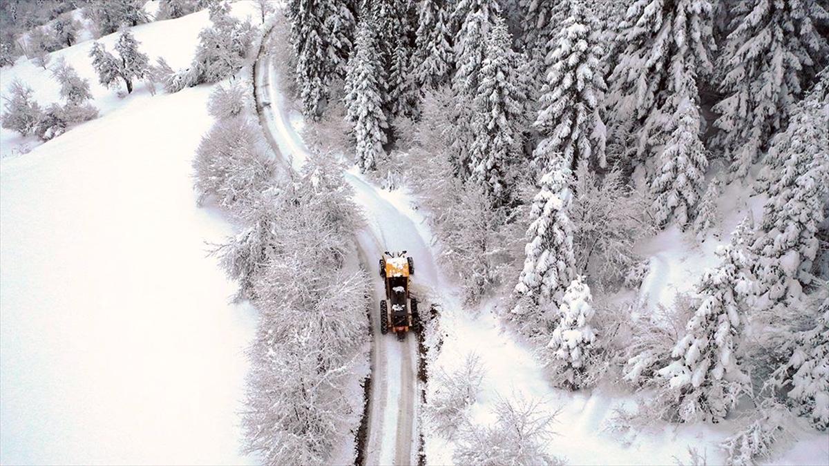 Kastamonu'da erken yağan kar 