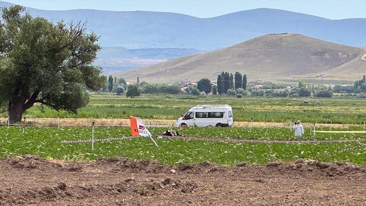 Kayseri'de kaza kırıma uğrayan eğitim uçağındaki iki pilot şehit oldu