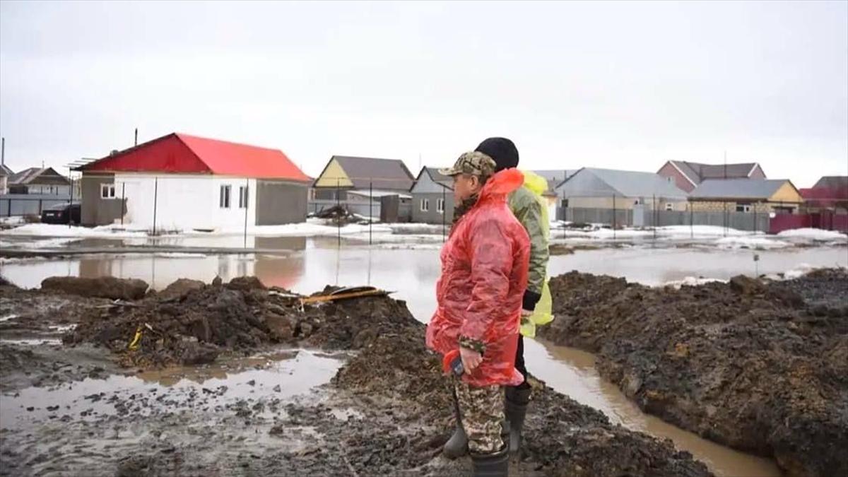 Kazakistan'da kar suyunun taşması sonucu 2 binden fazla kişi tahliye edildi