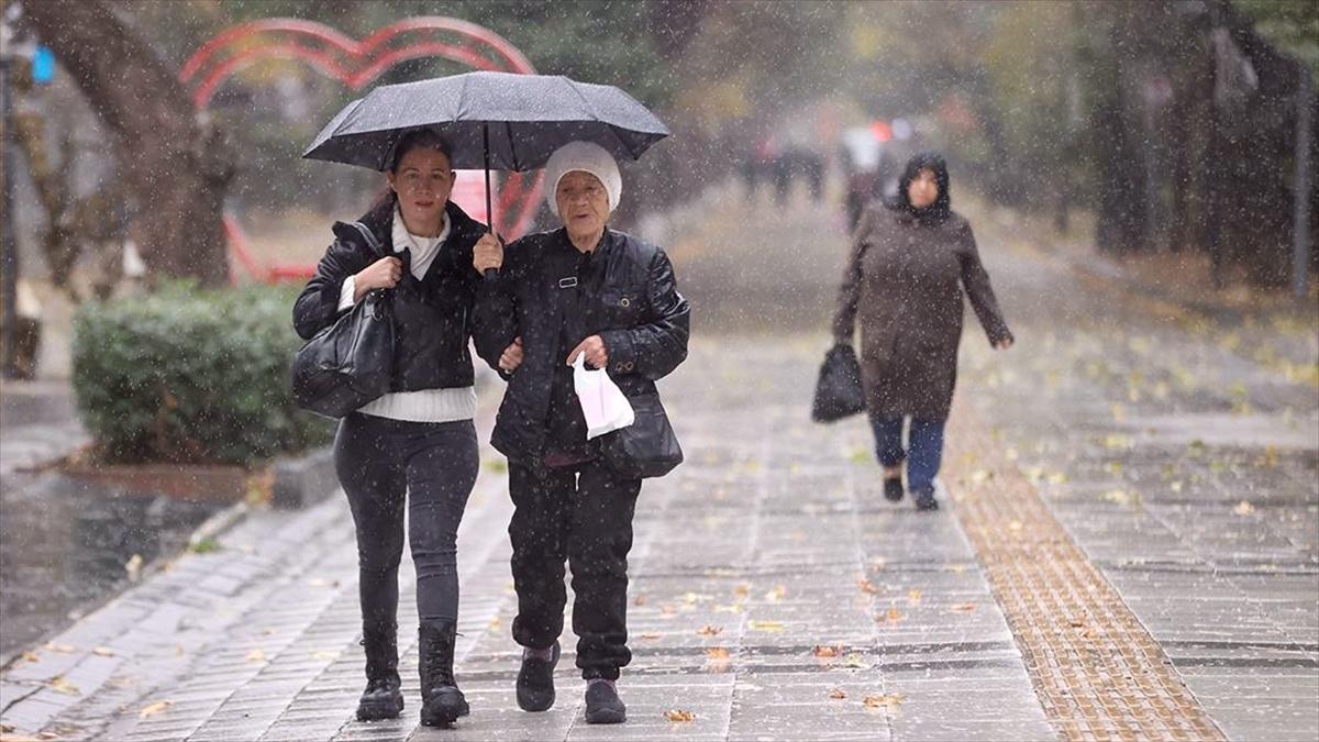 Kırklareli'nde sağanak etkili oldu