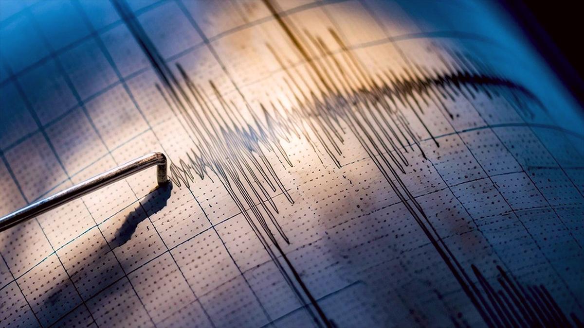 Manisa'da 4 büyüklüğünde deprem meydana geldi