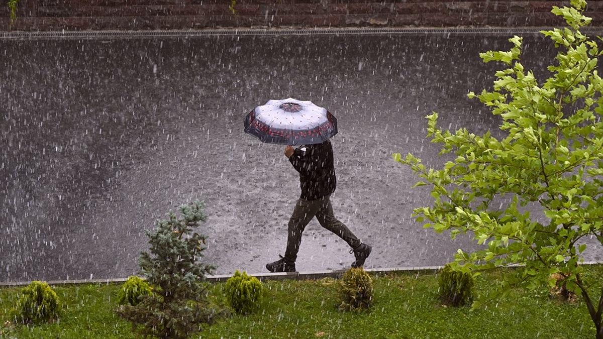 Meteorolojiden bazı iller için kuvvetli sağanak uyarısı